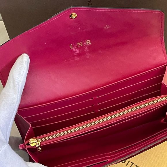 Louis Vuitton Monogram Vernis Sarah Wallet - Picture 8 of 16